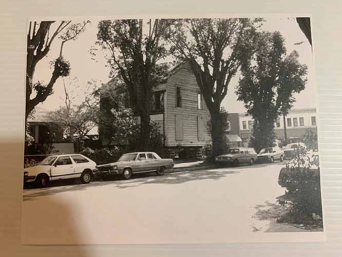 the-story-of-how-the-michael-myers-house-was-saved-from-v0-2snh3gjdqhvd1