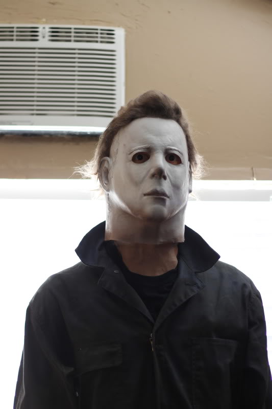 NEW LIFE SIZE MICHAEL MYERS COMPLETE - General Discussion - Michael ...