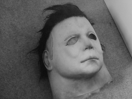 maskhalloweenphto.jpg