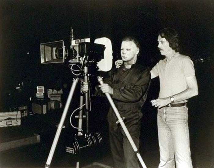 Dick-Warlock-as-Michael-Myers-with-John-Carpenter-on-the-set-of-Halloween-II.jpg