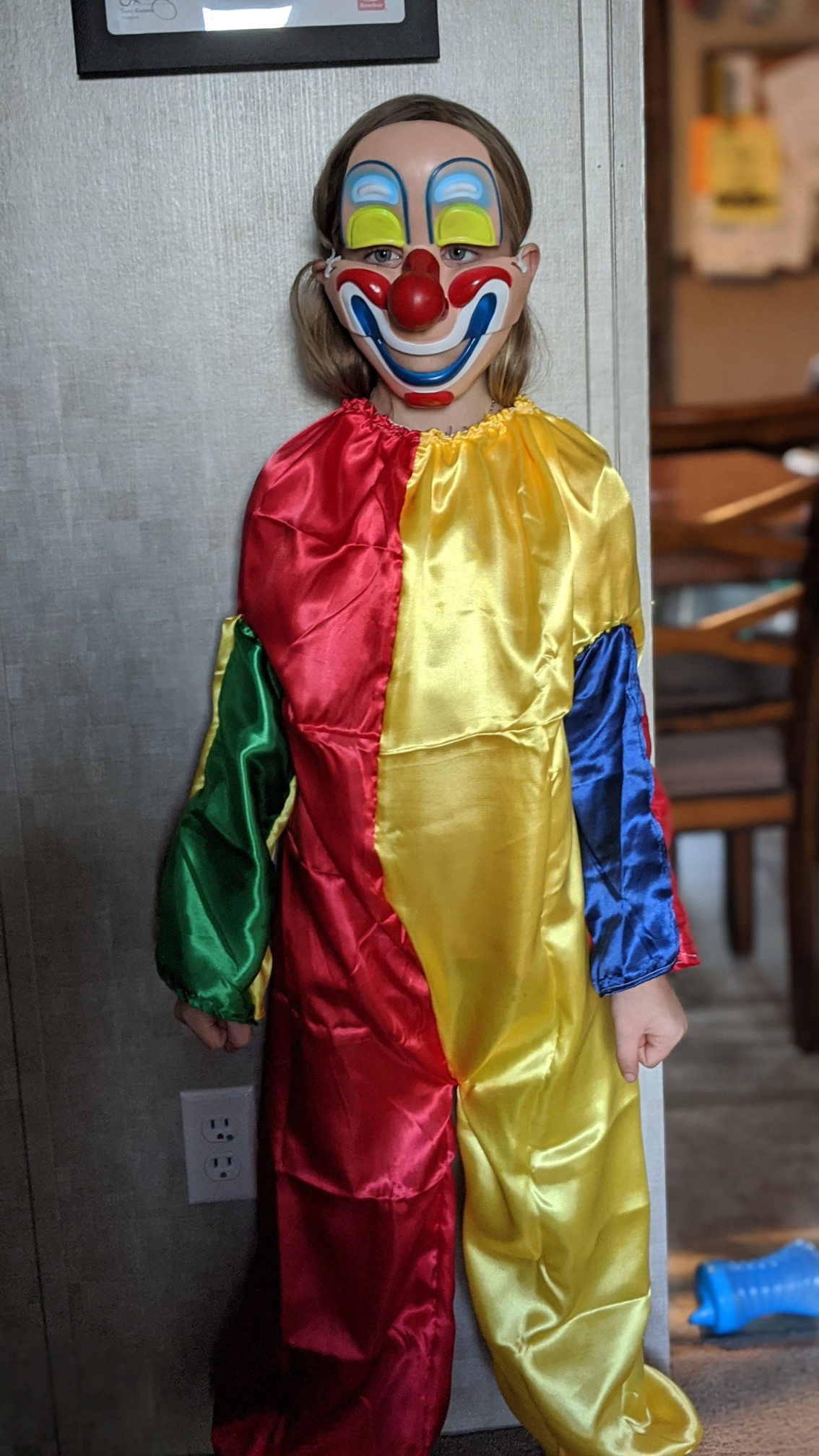 00100trPORTRAIT_00100_BURST20191028180921378_COVER-1134x2016.jpg