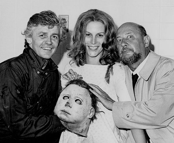 michael-myers-on-set-with-john-carpenter-17.jpg