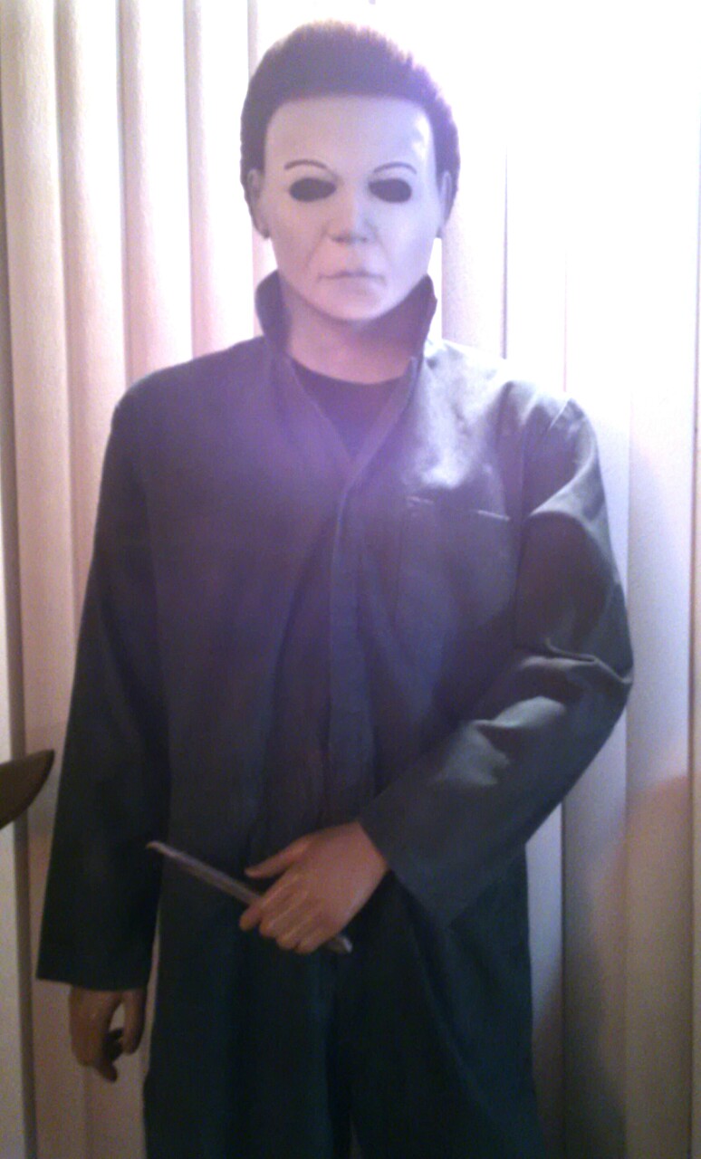 Halloween Resurrection Mask  (2002).jpg