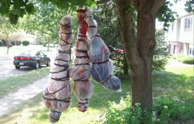 Scary-Halloween-Decorations-(02).jpg